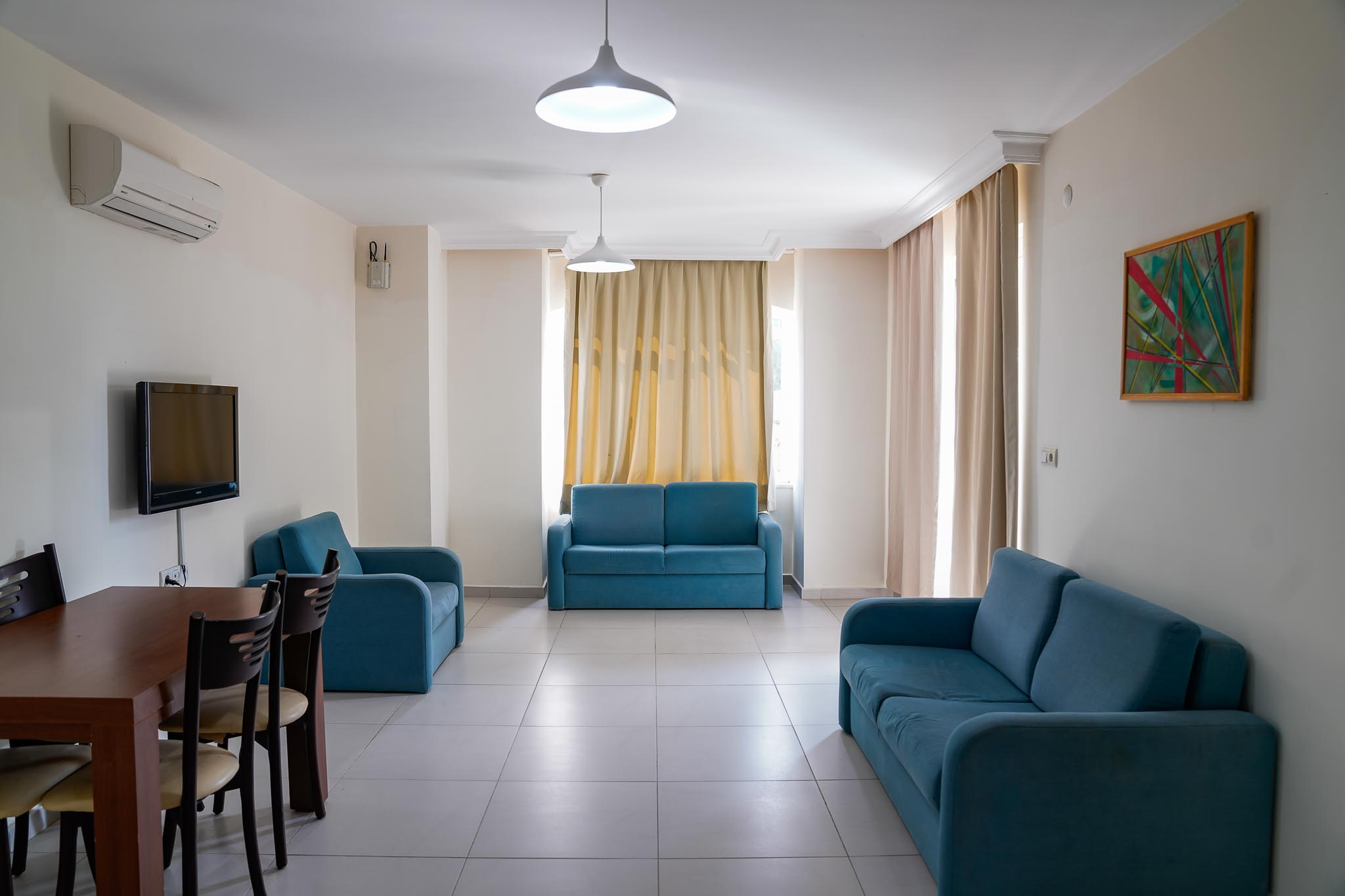 Balkonlu oda manzarası